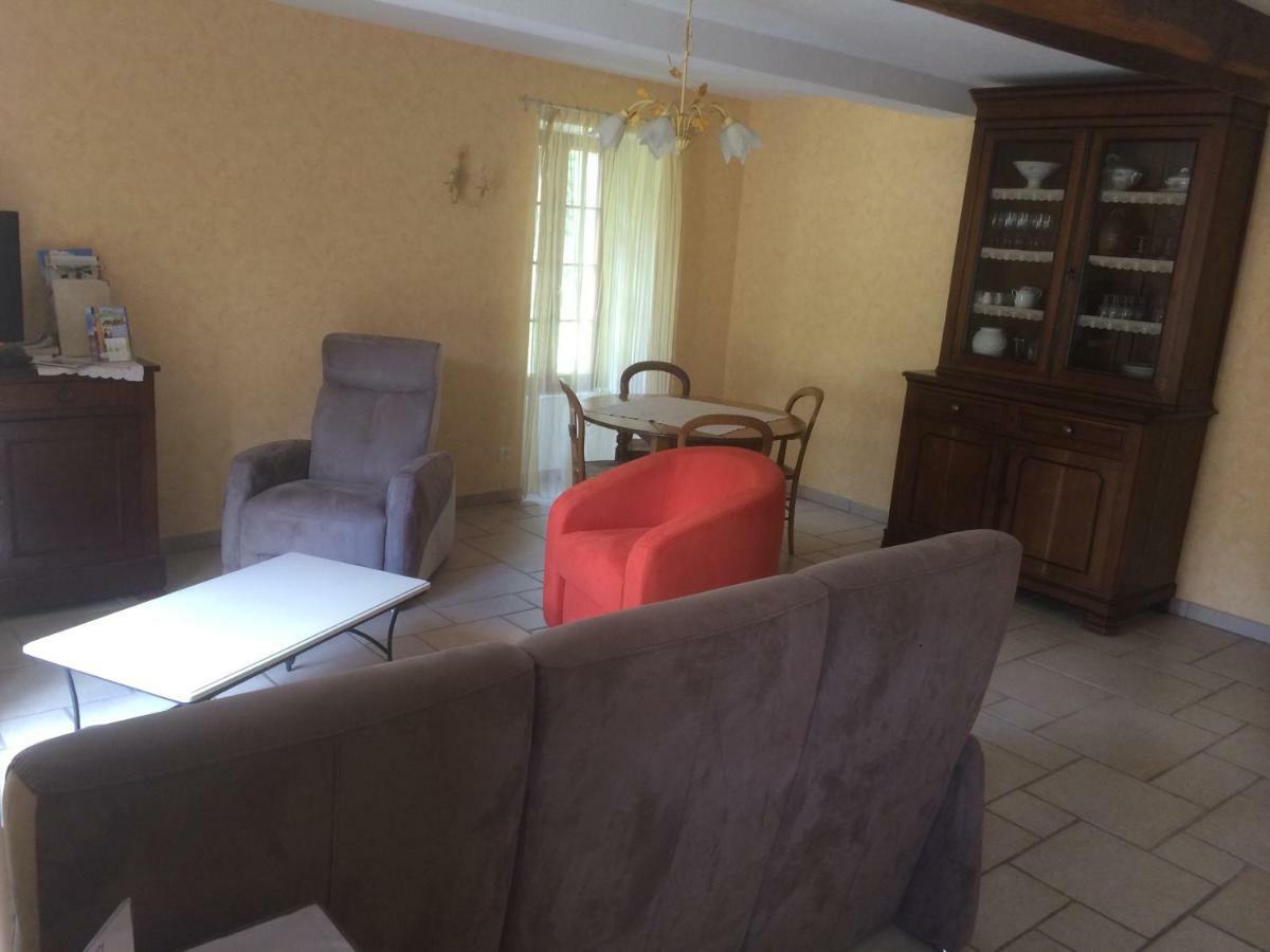 Gite Les Auregats Maligny Dış mekan fotoğraf